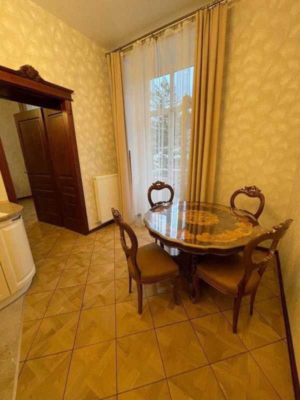 Квартира 2-кімн. оренда Львів, Галицкий – 40 м², Львов — 5/10