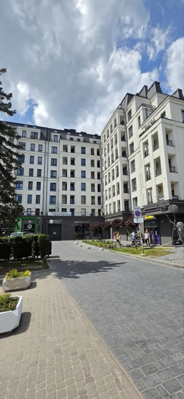 Комерційна нерухомість – 600 м², Трускавец — 5/15