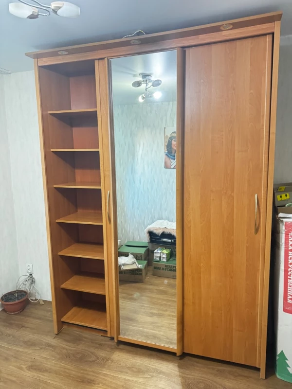 Шафа - купе тридверна з дзеркалом, б/в, Дніпро — 2/5