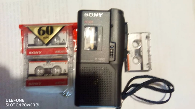 Новый японский диктофон Sony с микрокассетами