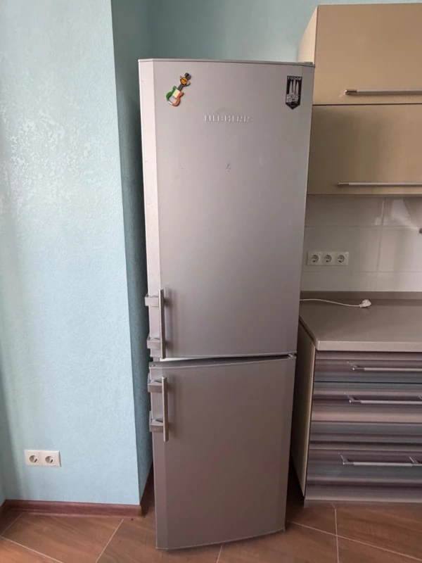 Продам Холодильник Liebherr