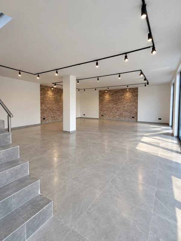 Комерційна нерухомість – 90 м², Кременец — 3/15