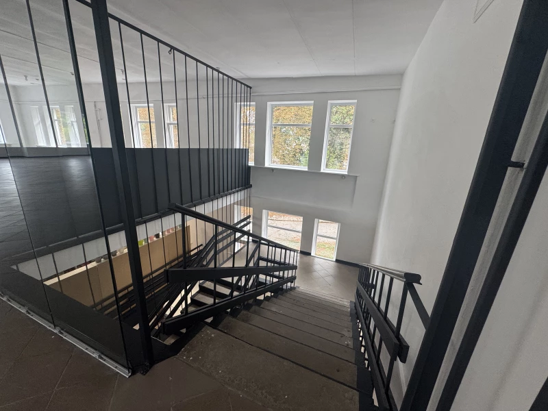 Комерційна нерухомість – 400 м², Кременец — 8/15