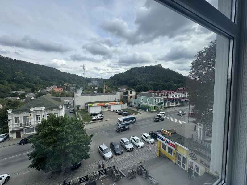 Комерційна нерухомість – 400 м², Кременец — 13/15