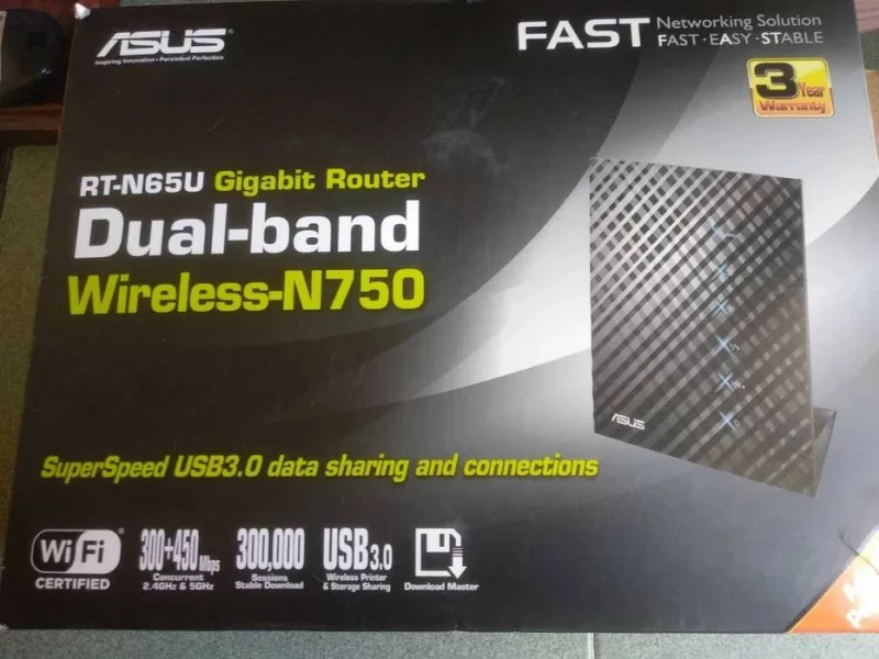 Двохдіапазонний маршрутизатор ASUS RT-N65U з підтримкою Wi-Fi 802.11n. Продаж без гарантії
