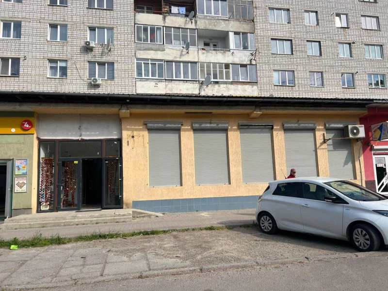 Комерційна нерухомість – 220 м²