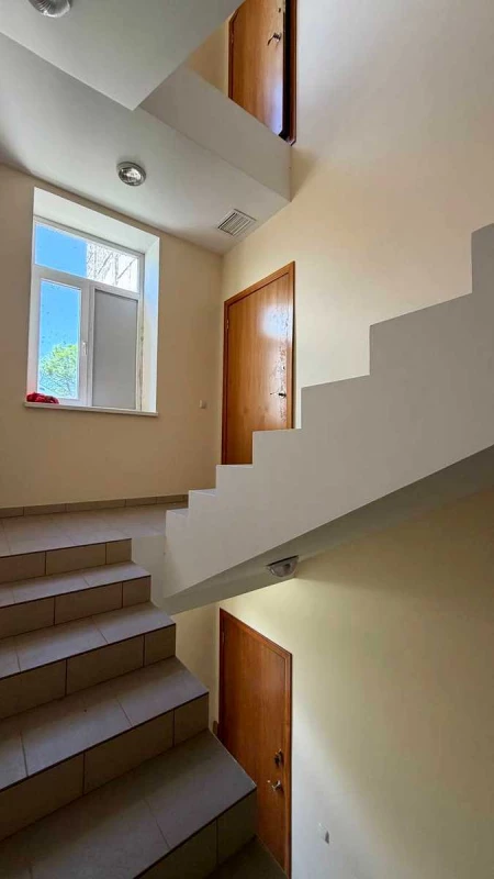 Комерційна нерухомість – 986 м², Одесса — 4/8