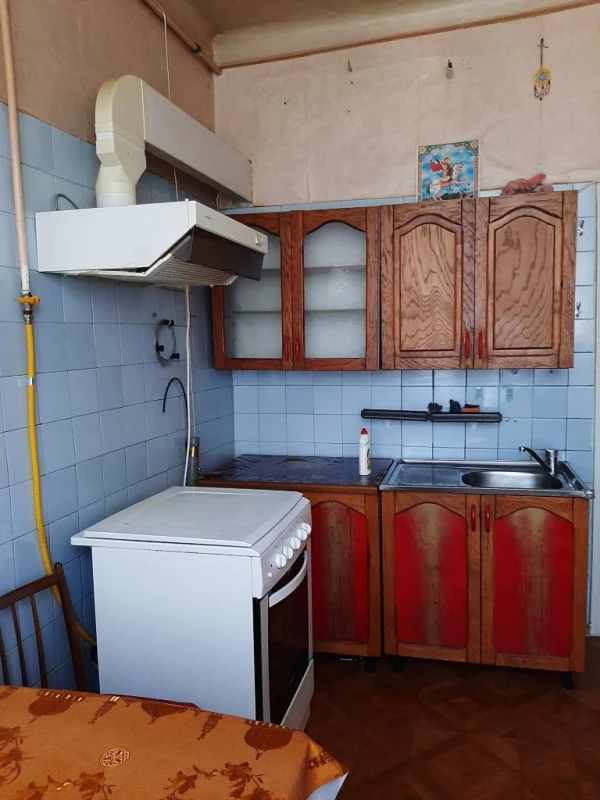Сдам 2 комнатную Сталинку на Алмаатинской 107/2, Київ — 2/6