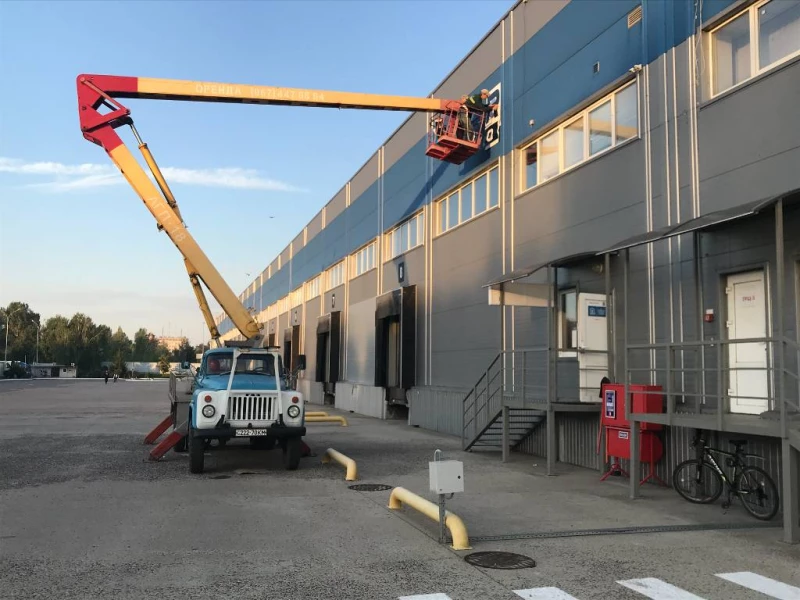 Оренда автовишки АГП-18 Бровари по району (067) 447 08 64.