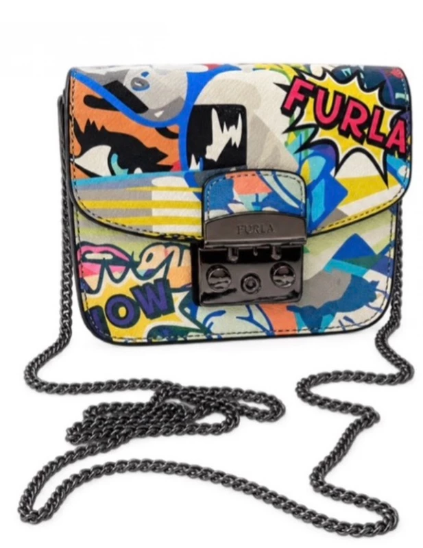 Яскравий акцент у твій образ — Furla Metropolis Pop-Art Edition 💥Культова модель Furla Metropolis у рідкісному та зухвалому дизайні поп-арт / графіті Ця крихітка здатна перетворити навіть найпрості