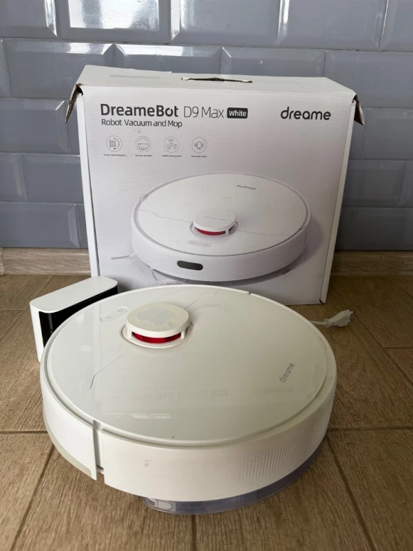 Робот-пылесос DreameBot