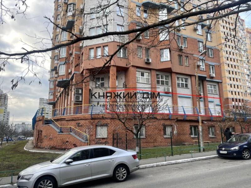 Комерційна нерухомість – 104 м²