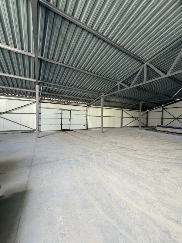 Комерційна нерухомість – 390 м²