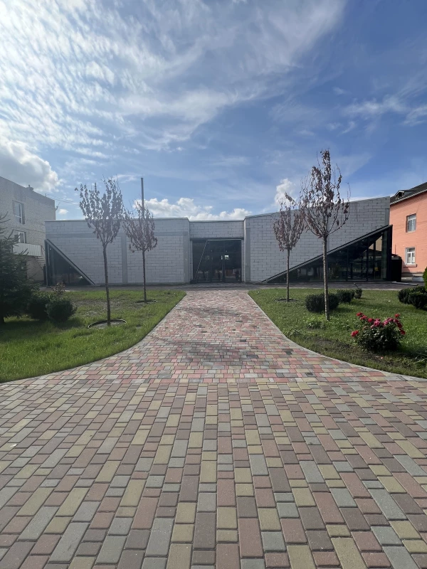 Комерційна нерухомість – 308.9 м², Шпола — 6/15