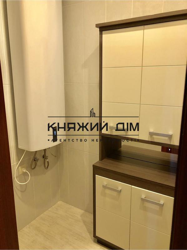 Комерційна нерухомість – 125 м², Київ — 8/11