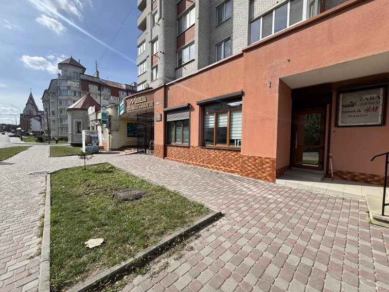 Комерційна нерухомість – 61 м²