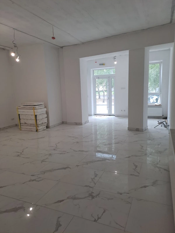 Комерційна нерухомість – 60 м², Кременец — 2/4