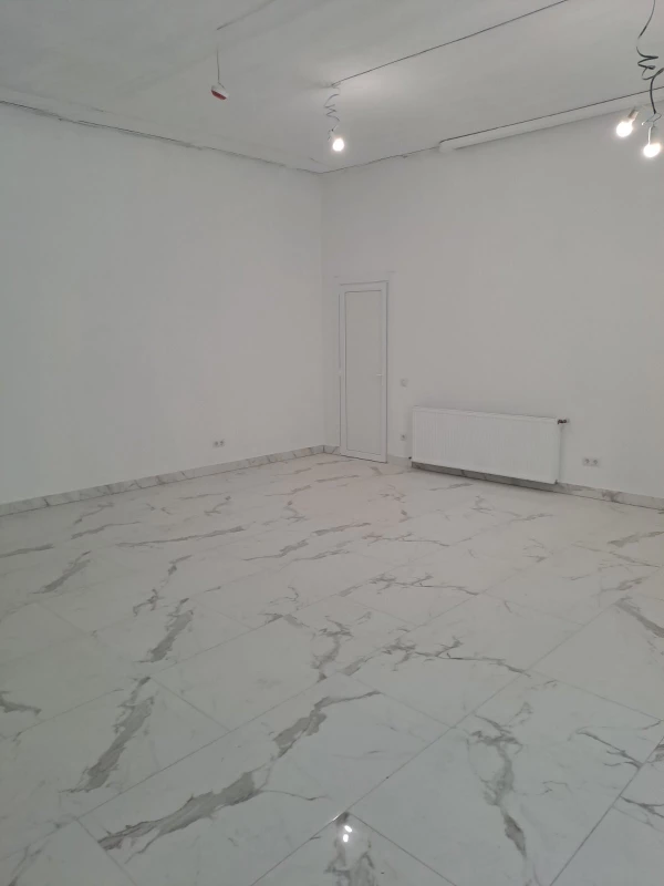 Комерційна нерухомість – 60 м², Кременец — 4/4