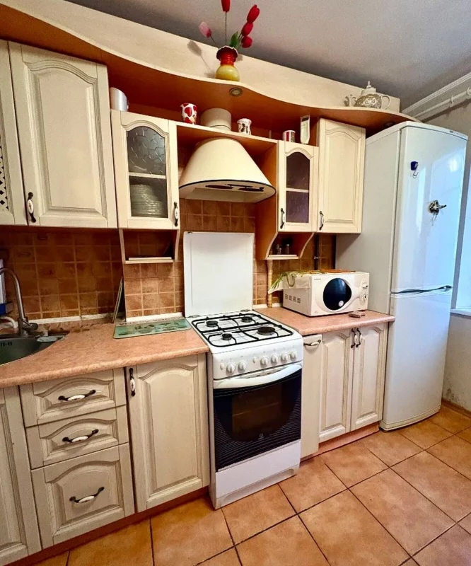 Квартира 3-кімн. продаж Дніпро, Индустриальный р-н – 42 м²