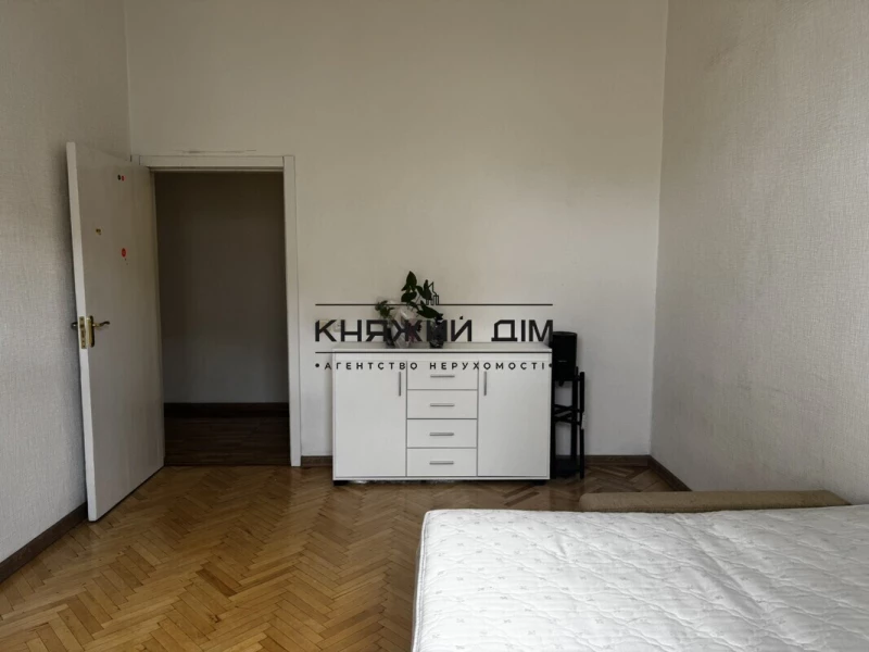 Квартира 3-кімн. оренда Київ, Подільський р-н – 40 м², Киев — 15/15