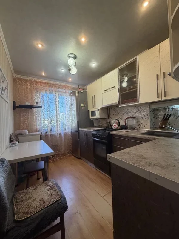 Квартира 3-кімн. продаж Дніпро, Индустриальный р-н – 43 м²