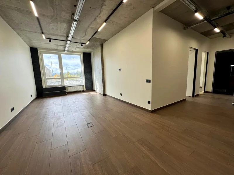 Комерційна нерухомість – 100 м²