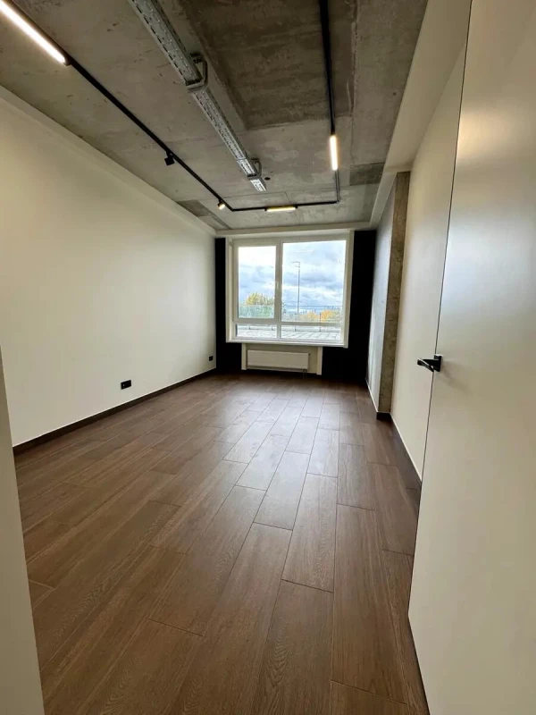 Комерційна нерухомість – 100 м², Київ — 7/13