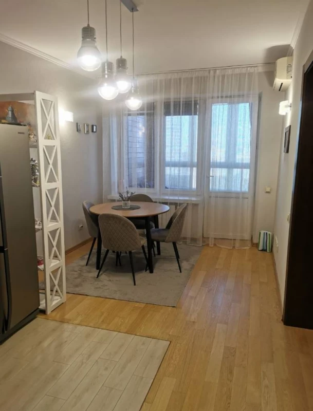 Квартира в центрі Печерська, Панасамироного28а, ріелтор, столічнанерухомість, Київ