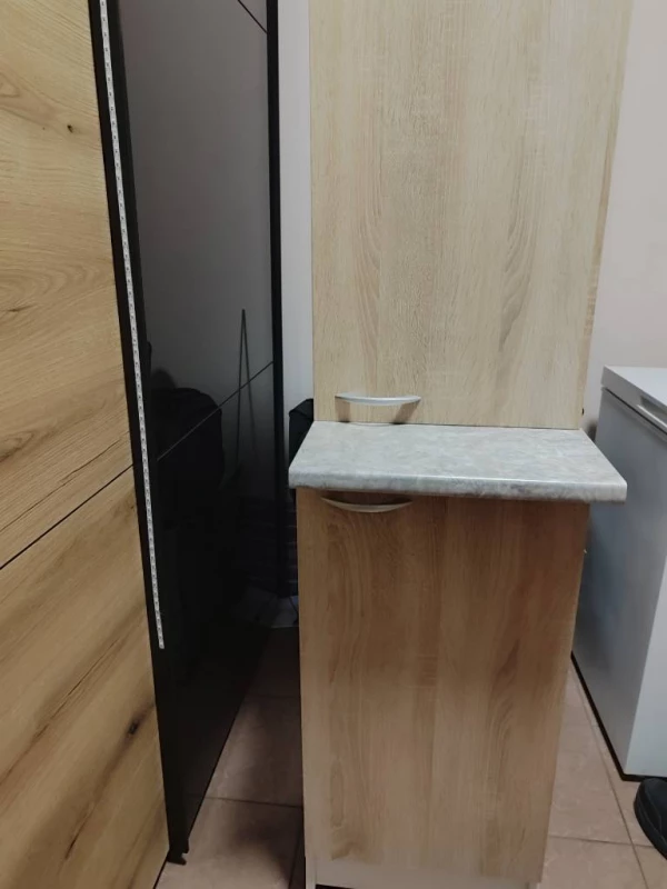 Продам кухонні тумби