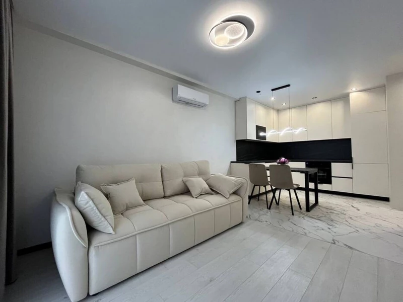 Квартира 1-кімн. продаж Київ, Голосеевский – 15 м²