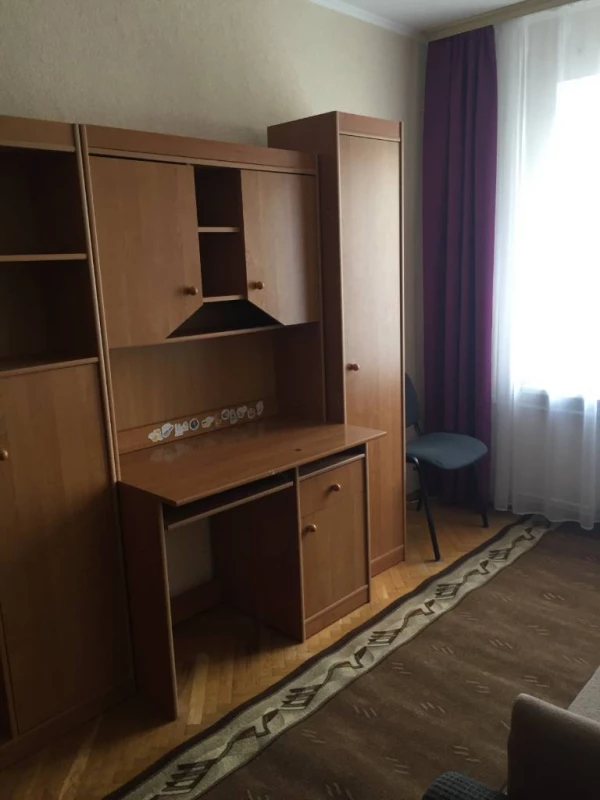 Здаю кімнату в аренду жінці на Позняках