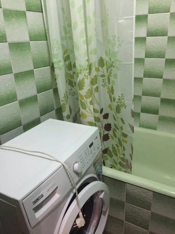 Здаю кімнату в аренду жінці на Позняках, Київ — 2/5