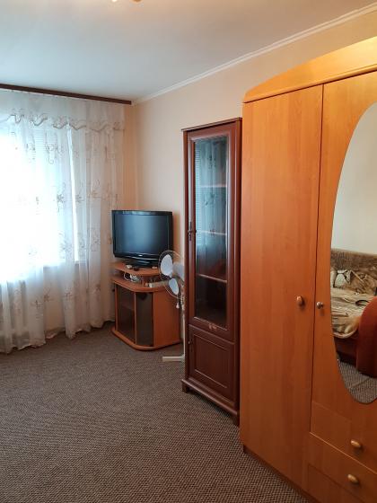 Сдам комнату в центре Борисполя а гостинке