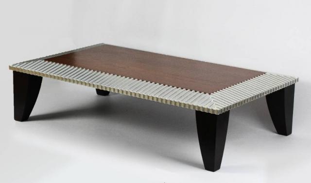 Дизайнерский кофейный столик из дерева с серебрением