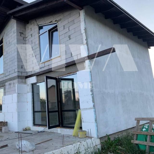 🏠 Продаю 2 поверховий дім з терасою і ділянкою на 8 соток