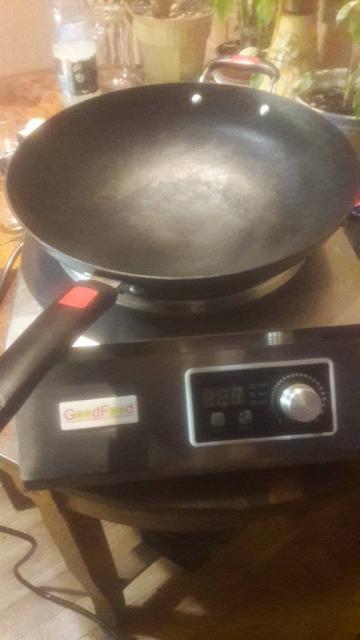 Индукционная плита и вок сковородка