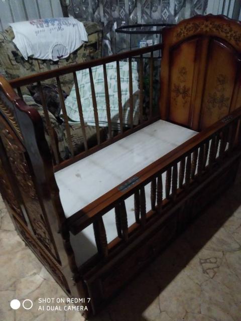Детская кроватка ( для новорожденных )