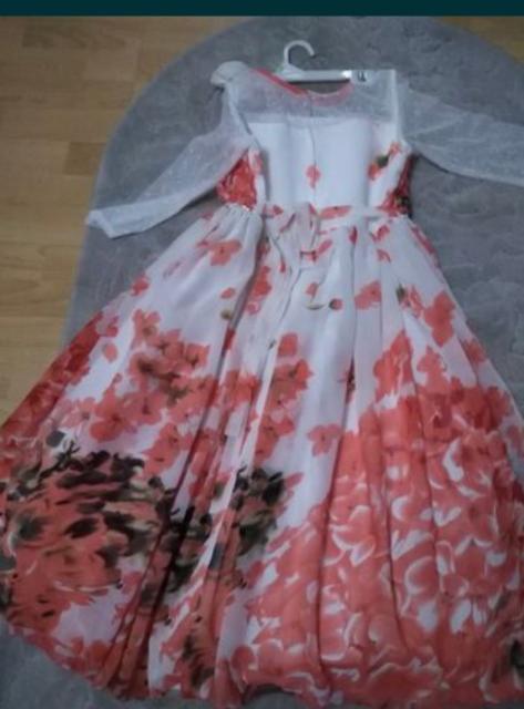 Продам очень красивое платье, 10-11,12 лет платье на подкладке х/б, возможен торг