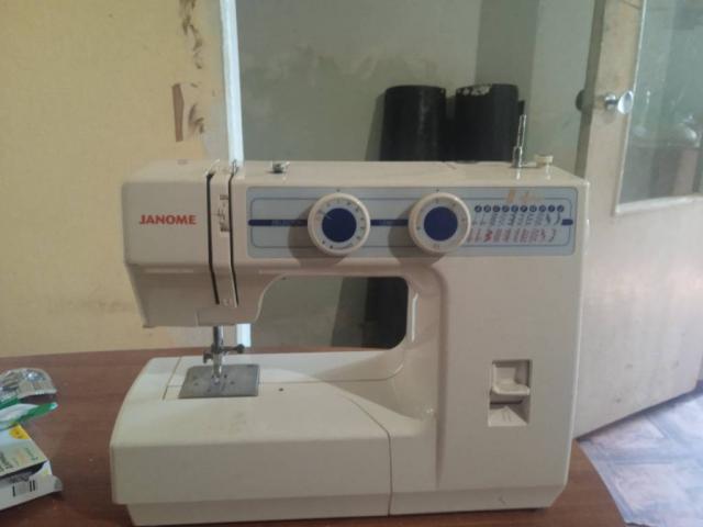 Швейная машинка JANOME JR1218S