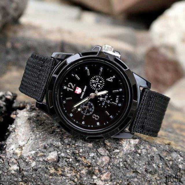 Часы Swiss Army черные