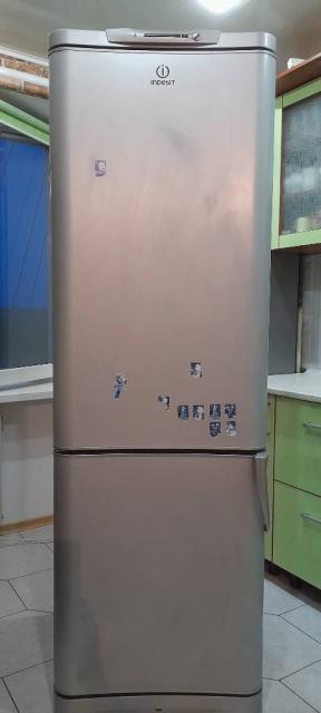 Продам холодильник Indesid б/у
