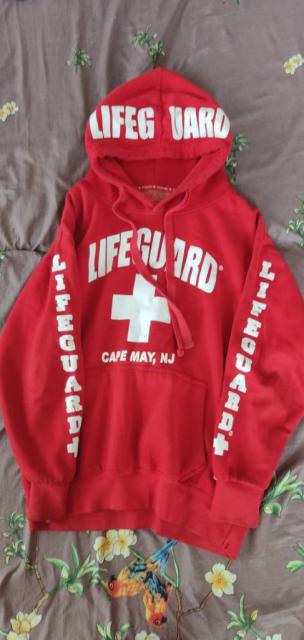 Худди женское красное  Lifeguard бу