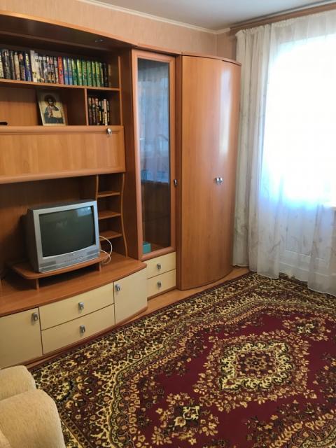 Продається 2-кімнатна квартира у Новоград-Волинському