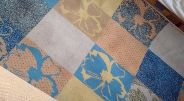 Продам килим натуральний напіввовна колір охра з синім та сірим.Недорого.