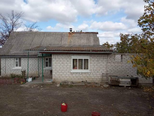 Продам будинок в селі Вернигородок