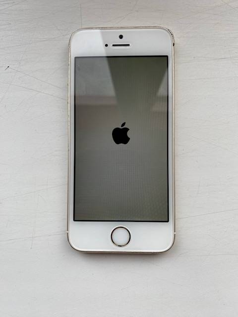 Продам iPhone 5s 16Gb БУ