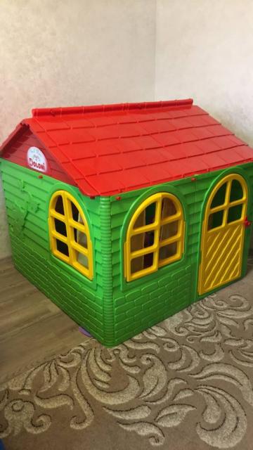 Пластиковий дитячий будинок