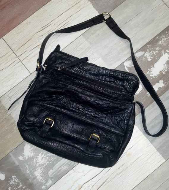Продам женскую кожаную сумочку бренда Marta Ponti