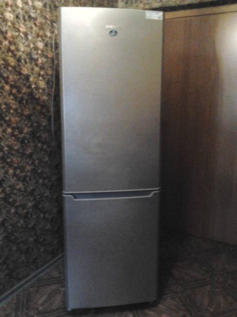 Продам фирменньlй холодильник SAMSUNG