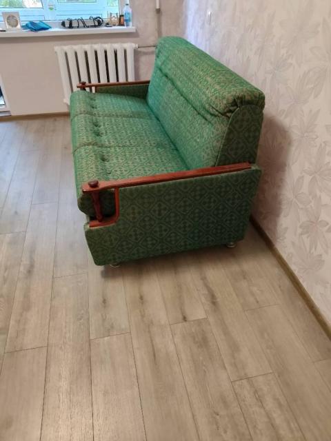 Продам диван б/у и два кресла б/у